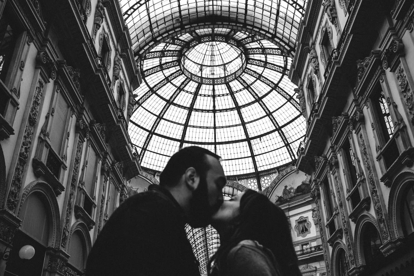Engagement prematrimoniale galleria colonna a milano_lucarossifoto 