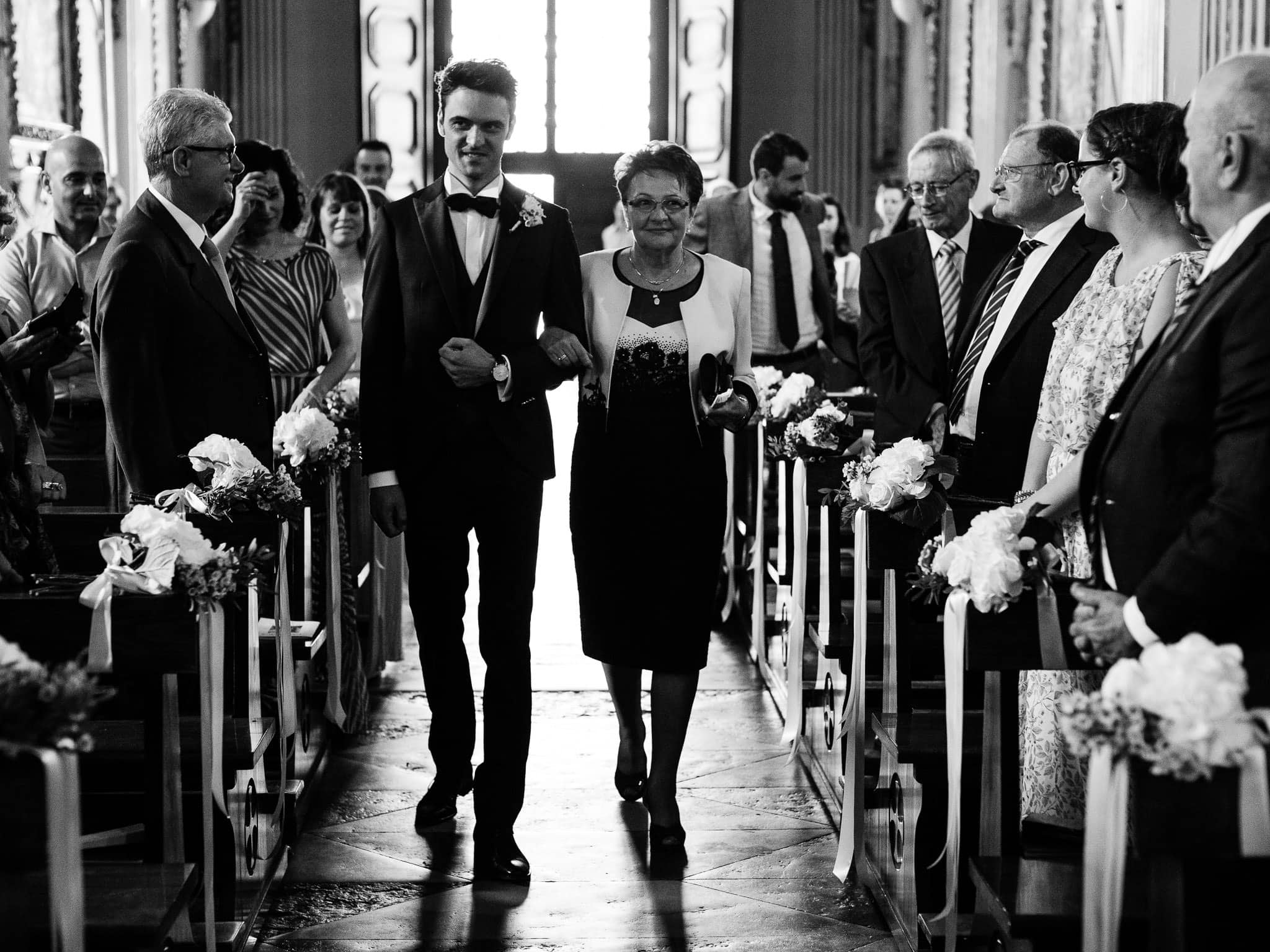 ingresso sposo chiesa sacro monte